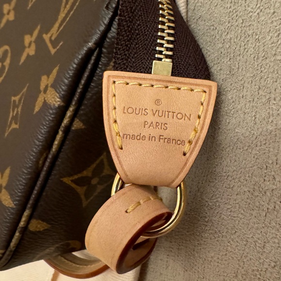 DISCONTINUED 2023 LOUIS VUITTON POCHETTE ACCESSOIRES IN MONOGRAM - Picture 6 of 12